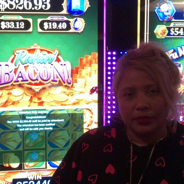 Sandra, Jackpot winner at 7th Street Casino
